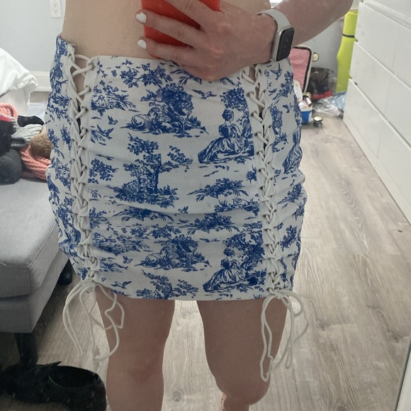 White & Blue Lace Up Skirt with lace up sides adjustable size L - Picture 3 of 10